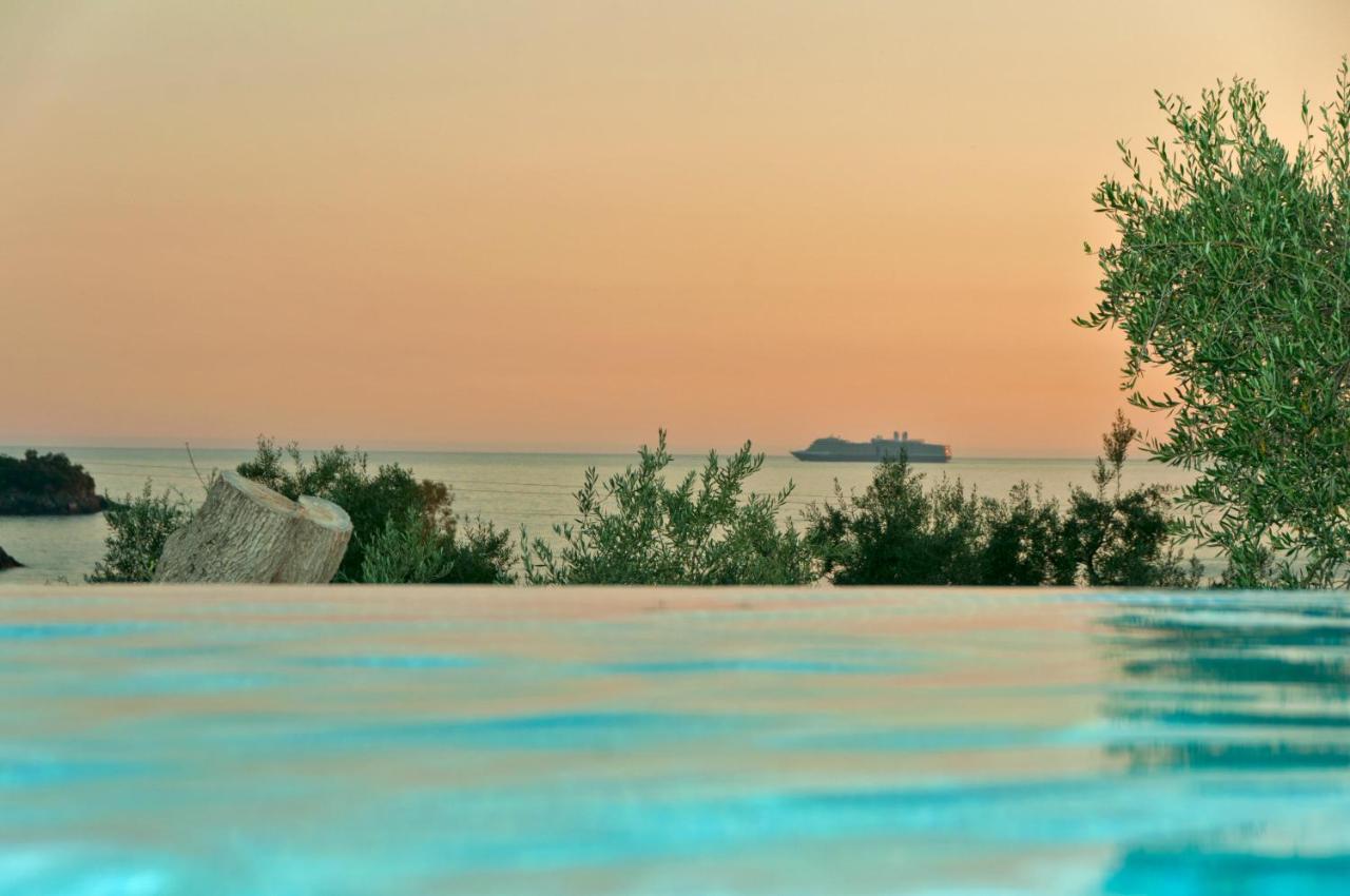The View Hotel Sofas Coastal Retreat เปร์ดีกา ภายนอก รูปภาพ